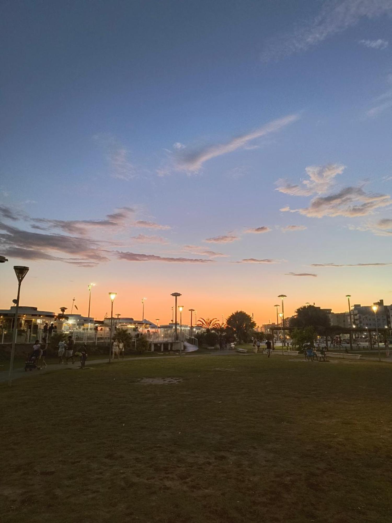 Apartamento Com Vista Para Praia Do Forte Em Cabo Frio Apartment Bagian luar foto